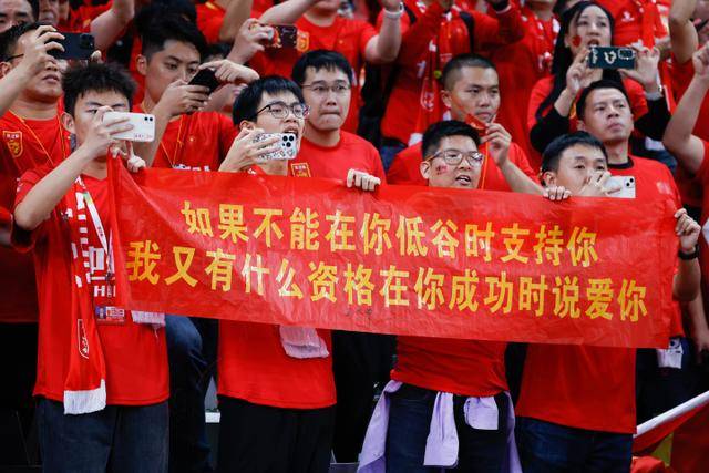 “冠军体育课”首站 郑姝音北京师范一附小开讲
